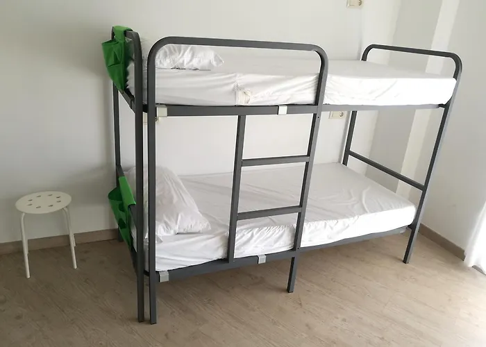 O Trisquel Хостел *